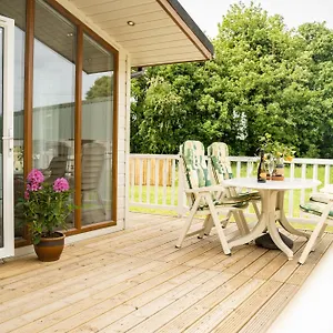 Recently Updated Near Centre - For Up To 6 Chester