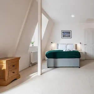 Stunning 2br Penthouse Loft In Cathedral Quarter Belfast